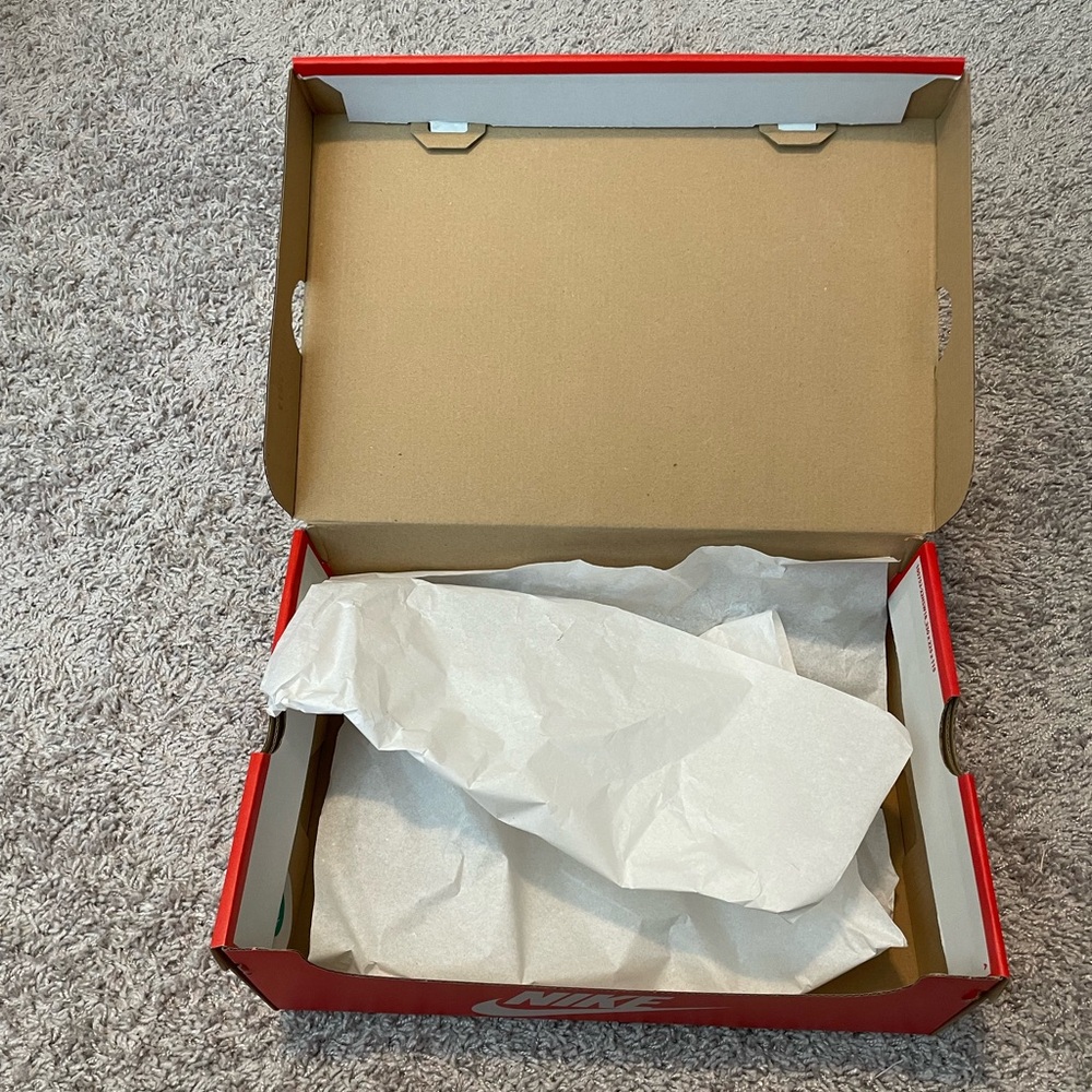 #70🔺‼️1~EMPTY SNEAKER BOX ONLY ‼️🔺NIKE ZOOM VOMERO 5🔺‼️NO Sneakers Included‼️ - Picture 3 of 6